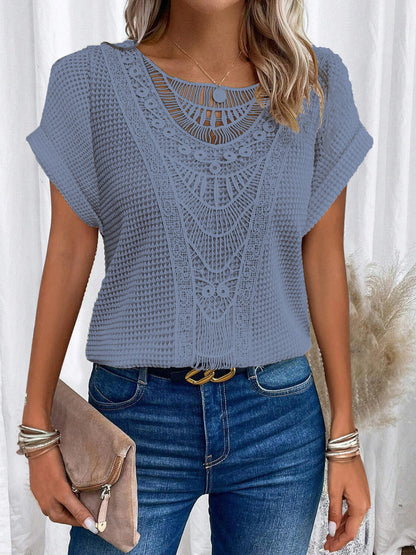 Women's crossover neckline top with a refined crochet pattern Chic und Stil