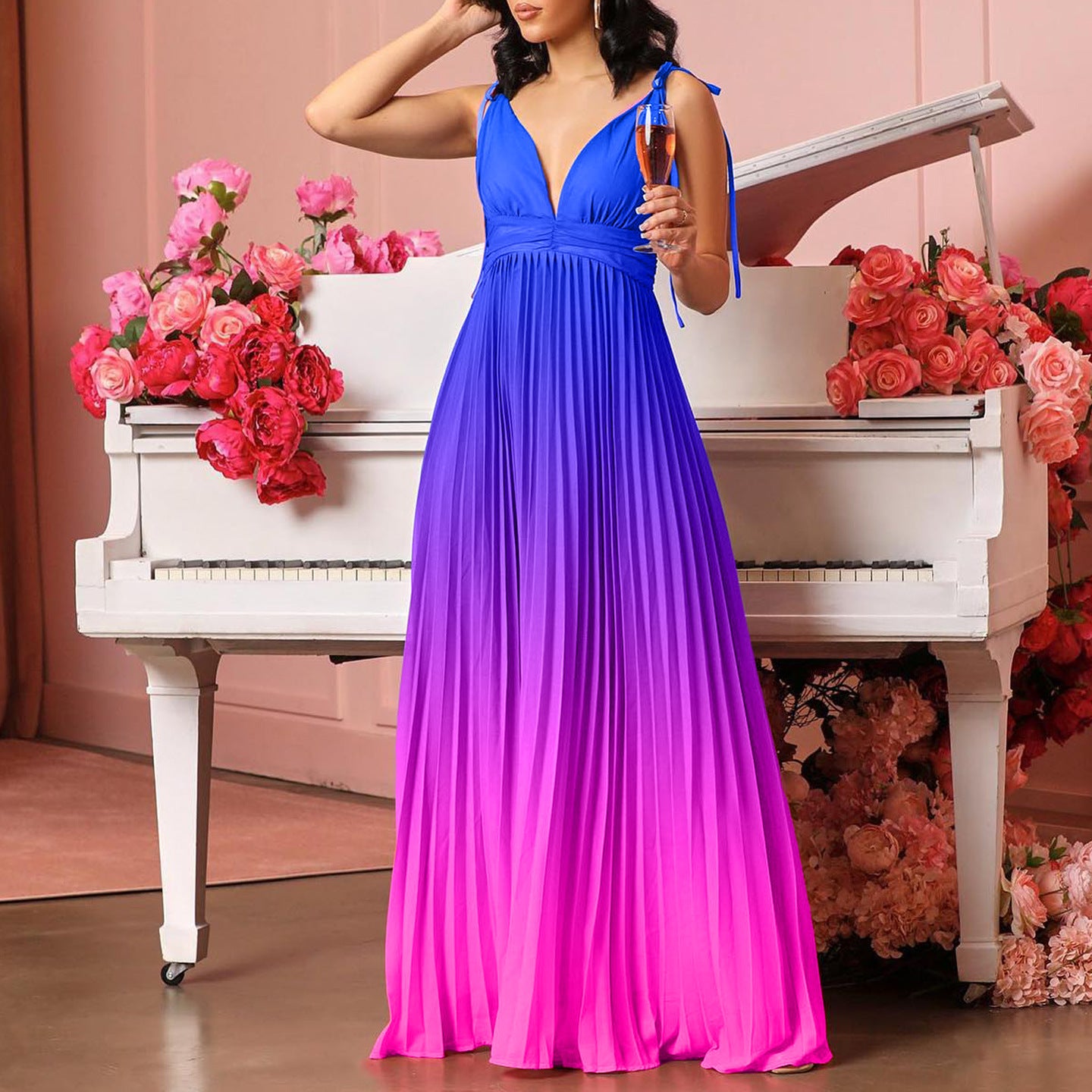 Robe maxi plissée pour femmes avec bretelles réglables et décolleté en V Chic und Stil