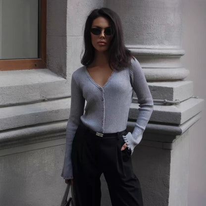 Cardigan décontracté pour femmes avec ouverture à boutons et ourlet raffiné Chic und Stil