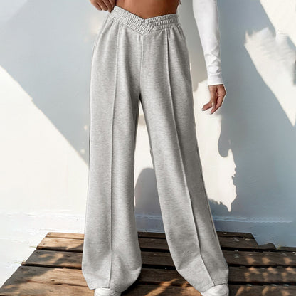 Comfortable jogging pants for women with wide leg and elastic waistband Chic und Stil