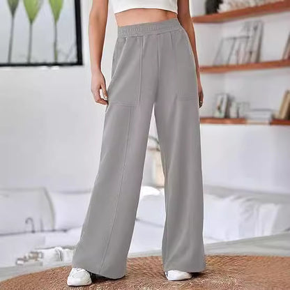 Loose sports pants for women with elastic waistband and practical side pockets Chic and Style