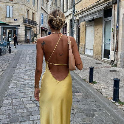 Robe maxi pour dames avec décolleté asymétrique et fente haute Chic und Stil