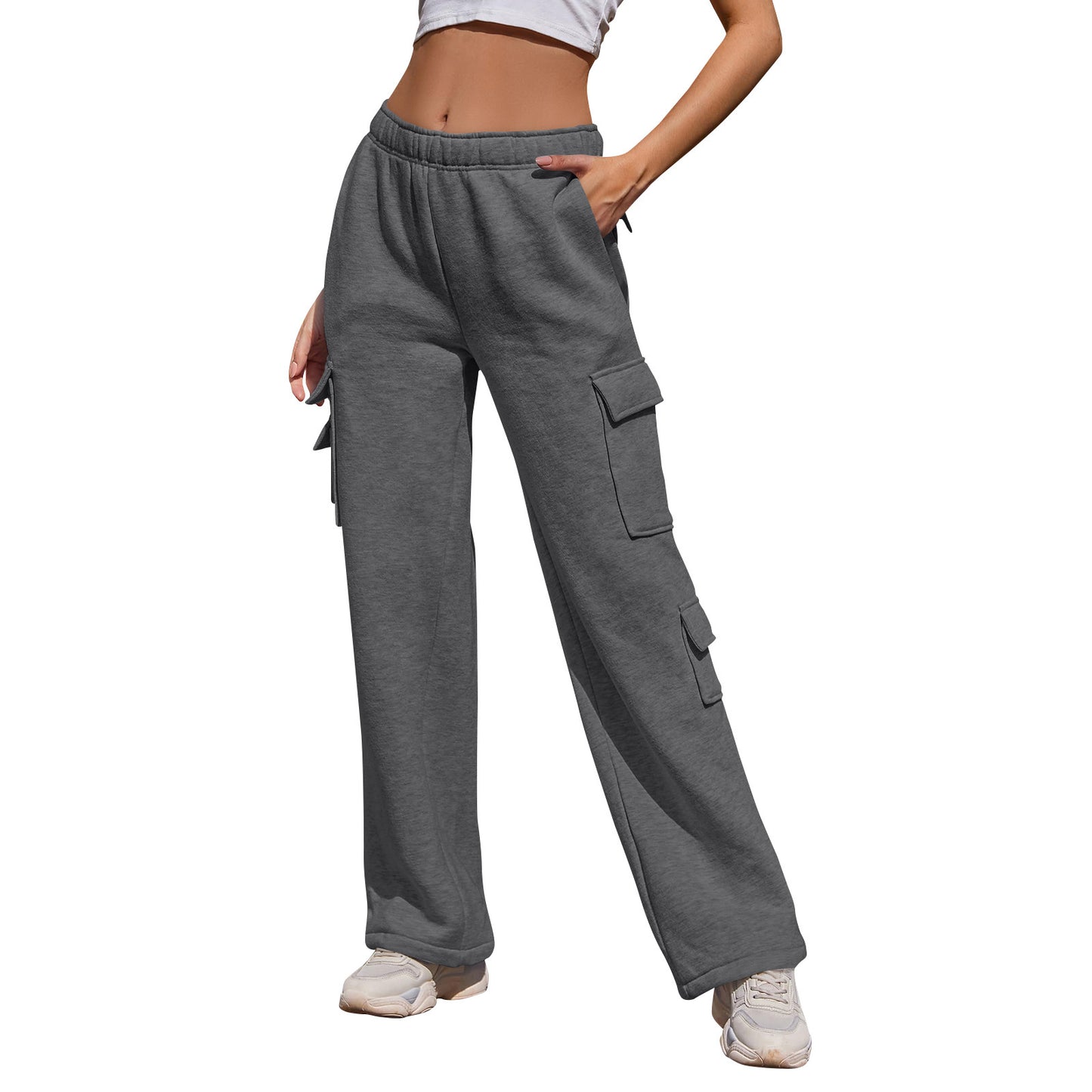 Wide cargo pants for women with practical pockets Chic and Style