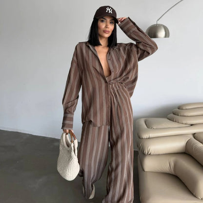 Striped lounge set for women with wide pants and loose blouse Chic und Stil