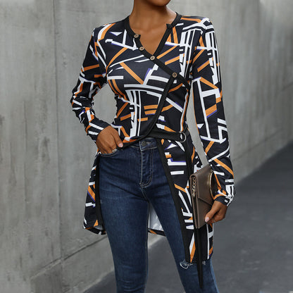 Chemisier long à manches mode pour femmes avec design géométrique et plastron à boutons Chic und Stil