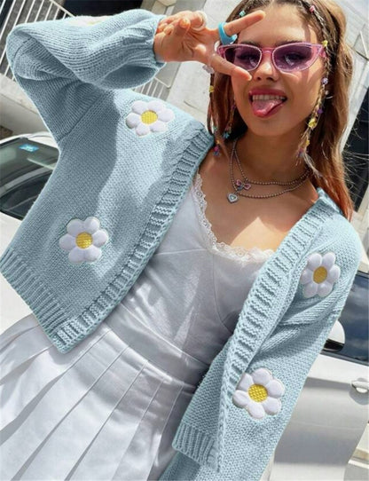 Dames cardigan avec des applications florales et une coupe décontractée Chic und Stil