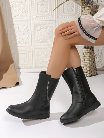 Bottes féminines tendance avec fermeture éclair élégante et semelle confortable Chic und Stil