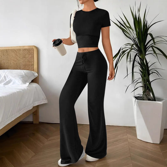 Comfortable loungewear set for women with cropped top and wide pants Chic and Style