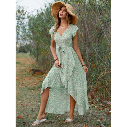 Robe maxi féminine avec manches fluides et différence de hauteur florale Chic und Stil