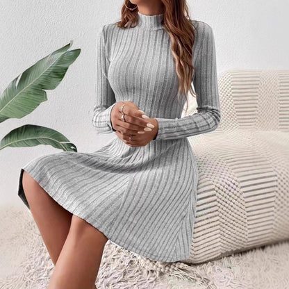 Robe en tricot pour femmes avec un élégant col montant et une fine structure côtelée Chic und Stil