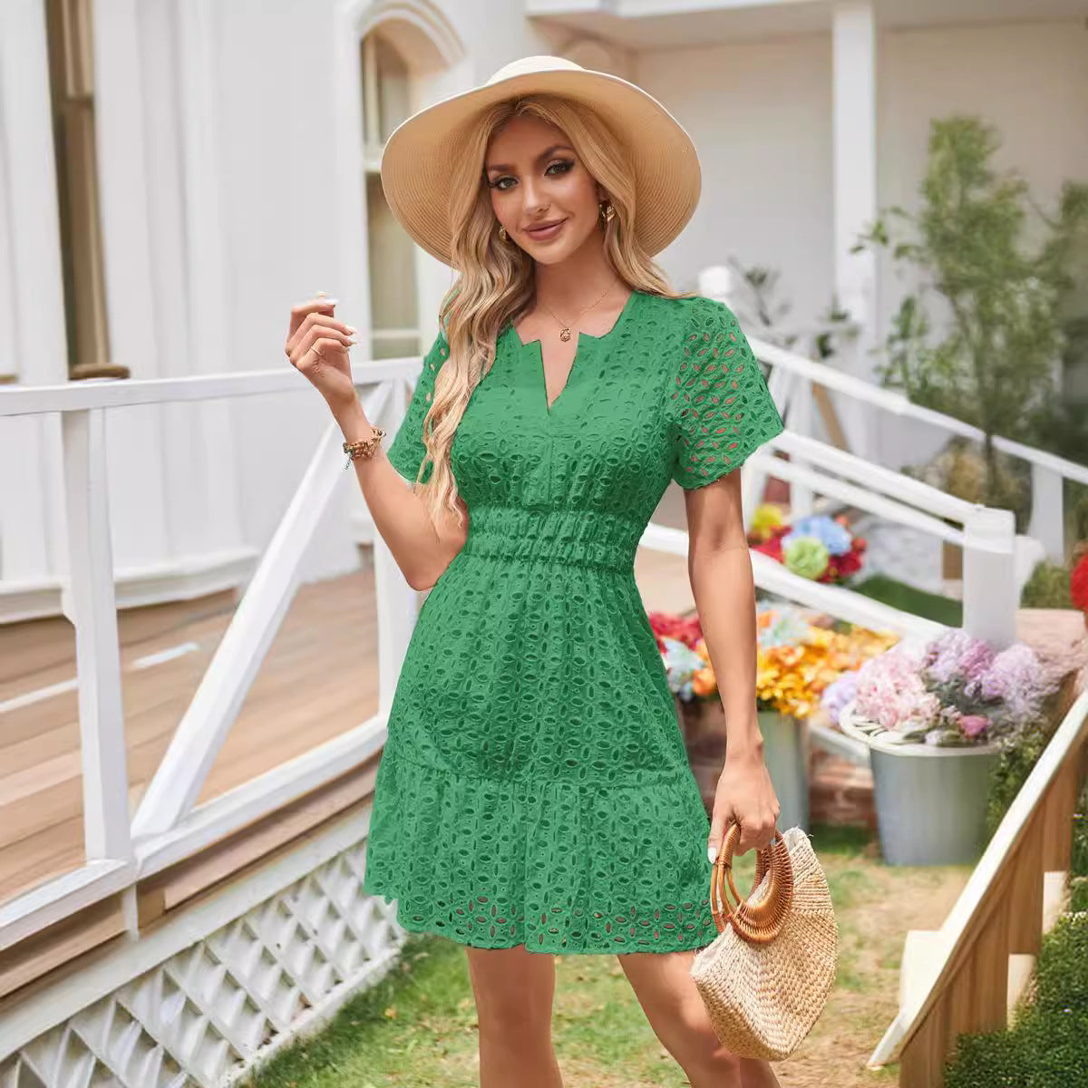 Robe décontractée féminine à motifs en dentelle et avec ourlet en tulle Chic und Stil