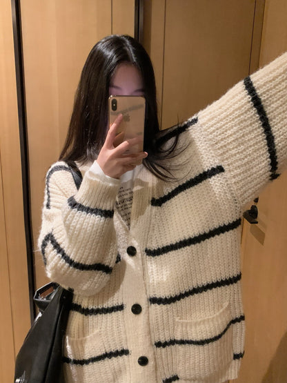 Dames Gros Tricot Cardigan avec poches pratiques et fermeture par bouton Chic und Stil