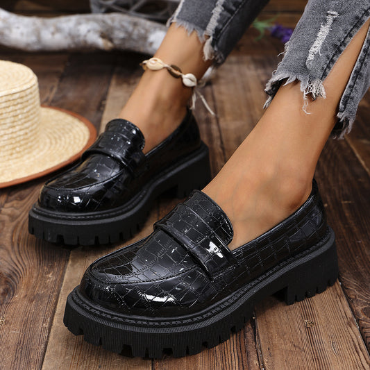Mocassins pour femmes avec un design croco moderne et un profil robuste Chic und Stil