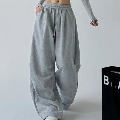 Wide women's jogger pants with elastic waistband Chic and Style