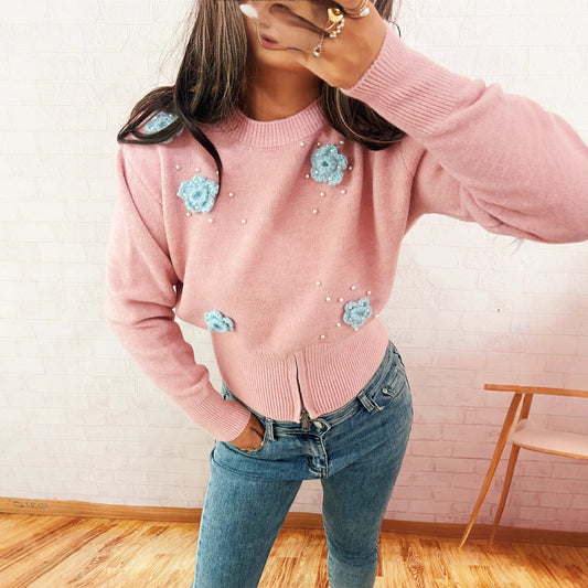 Pull en tricot pour femmes avec des appliqués floraux et des perles brillantes Chic und Stil