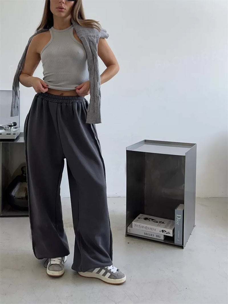 Casual pants for women with a loose fit and elastic waistband Chic and Style