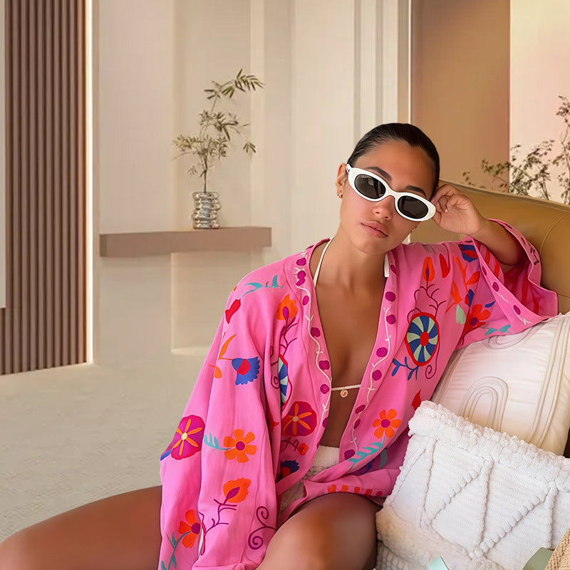 Ladies beach kimono with colorful floral pattern and relaxed fit Chic and Style