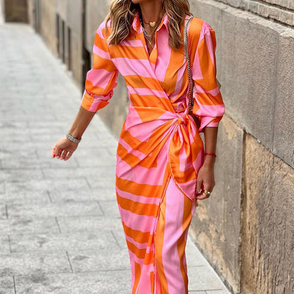 Robe midi pour femmes avec un design drapé élégant et un motif structuré Chic und Stil