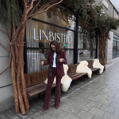 Refined leather gloves for ladies Chic and Style