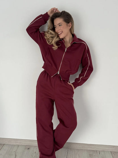 Costume de loisirs tendance pour femmes avec fermeture éclair haute et poches pratiques Chic und Stil