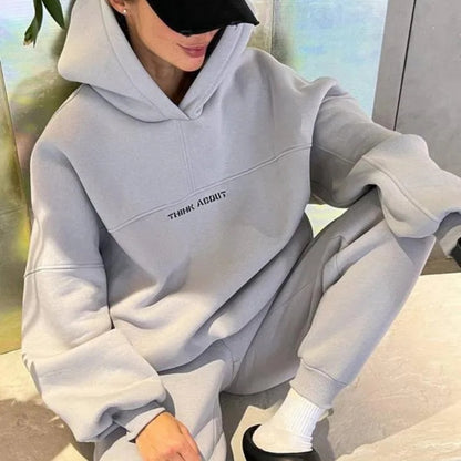 Casual fleece jogging set for women with oversized hoodie and comfortable pants Chic and Style