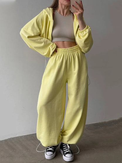 Casual women's hoodie set with wide pants Chic and Style