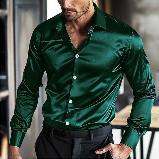 Chemise élégante pour hommes à manches longues en matériau brillant avec une coupe moderne Chic und Stil