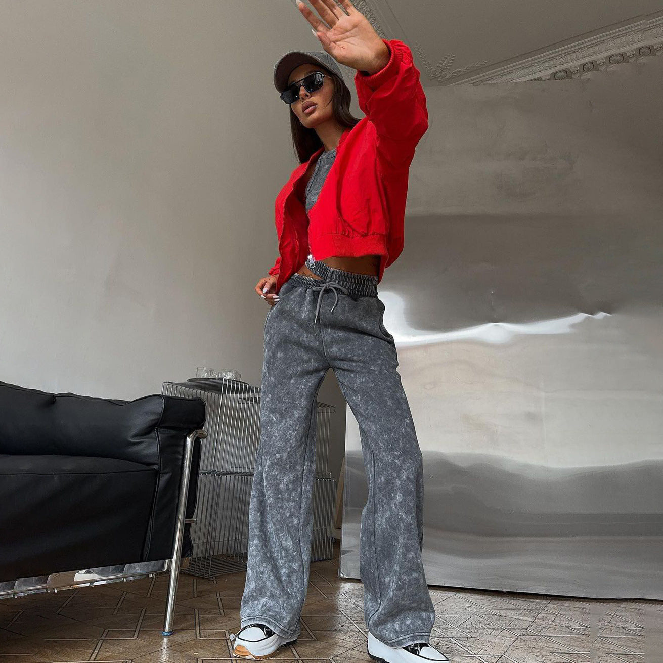 Casual women's pants with high waist and elastic Chic und Stil