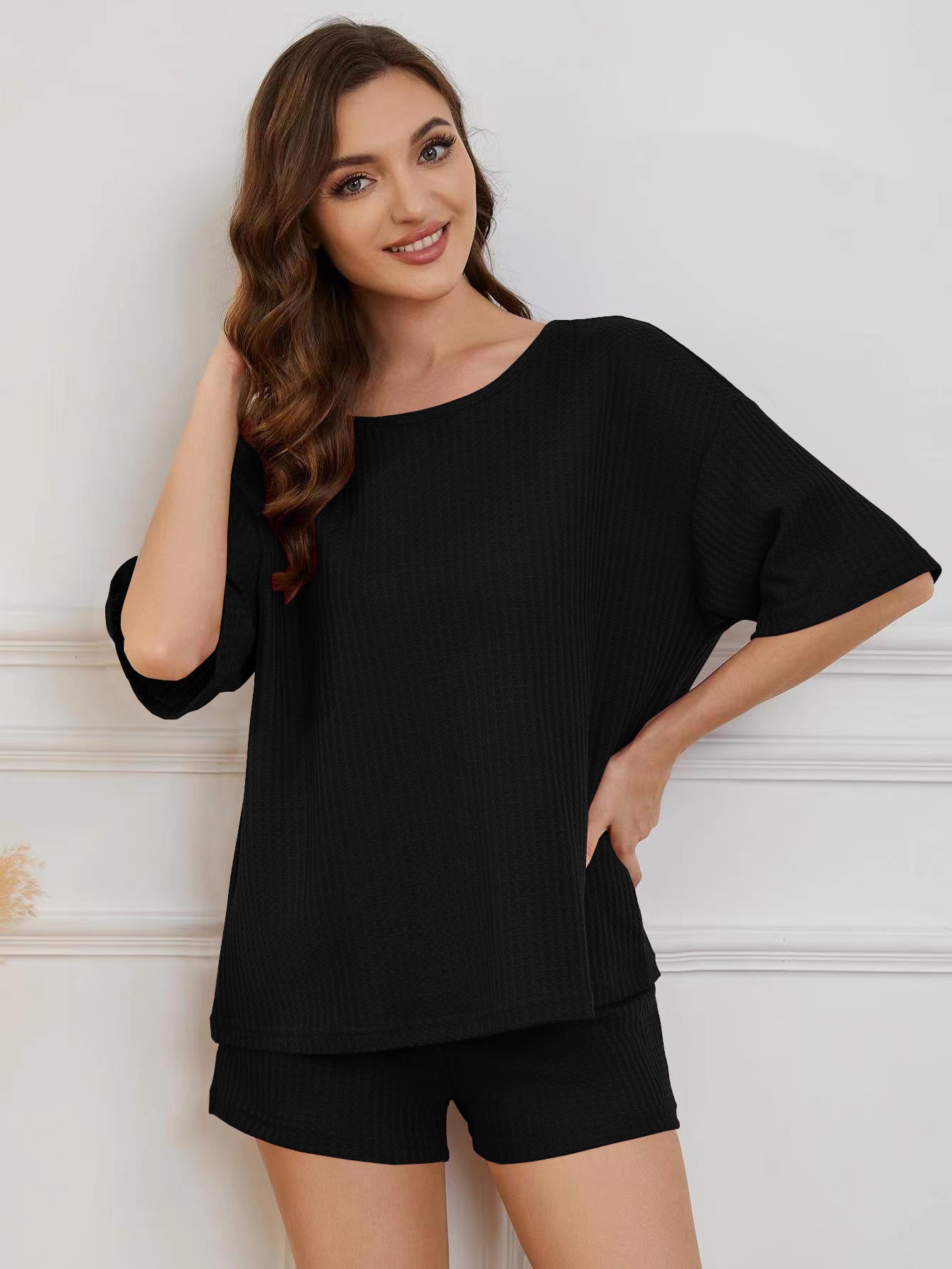 Ensemble confortable pour femme composé d'un haut oversize et de shorts Chic und Stil