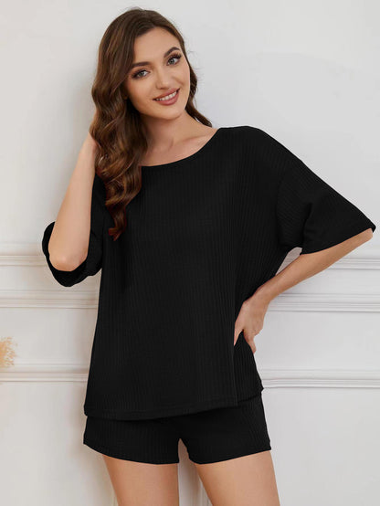 Ensemble confortable pour femme composé d'un haut oversize et de shorts Chic und Stil