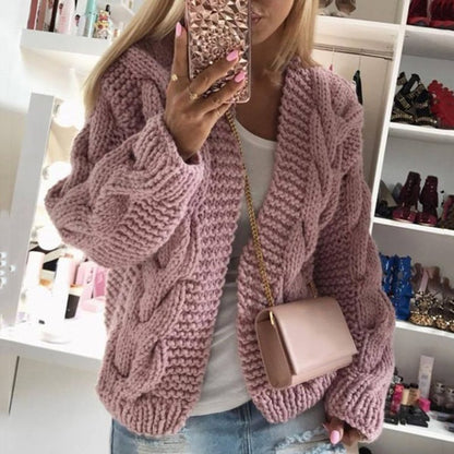 Cardigan en tricot pour femmes avec élégants motifs en câble Chic und Stil