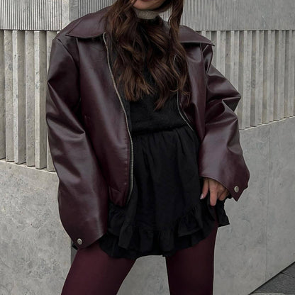 Casual leather jacket for women with a sporty style and elastic belt Chic und Stil