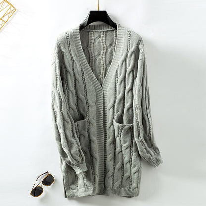 Veste en tricot pour femmes avec un élégant motif tressé Chic und Stil