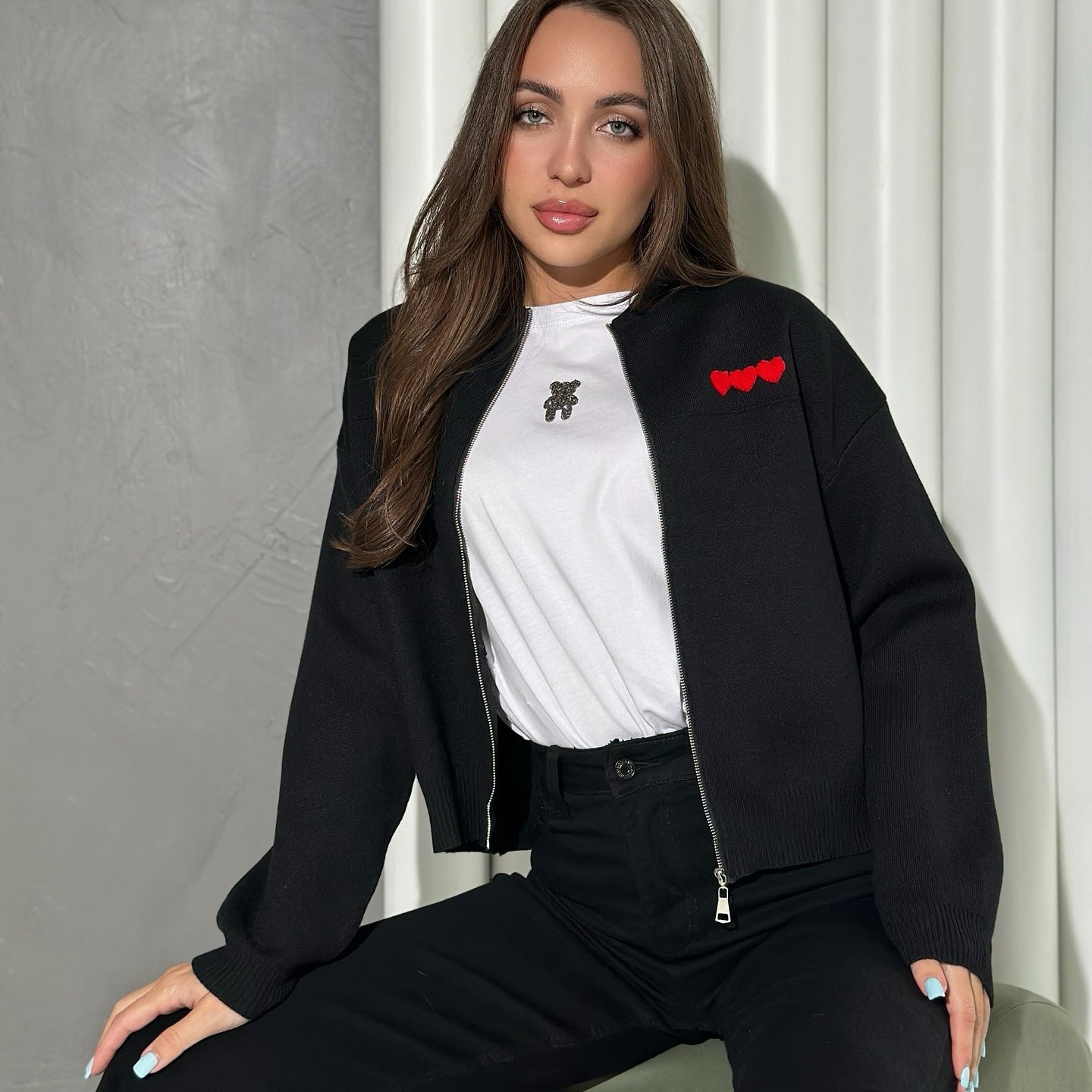 Dames casual cardigan à manches courtes avec applications en forme de cœur Chic und Stil