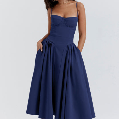 Robe mi-longue pour femmes avec design sans bretelles et jupe plissée volumineuse Chic und Stil