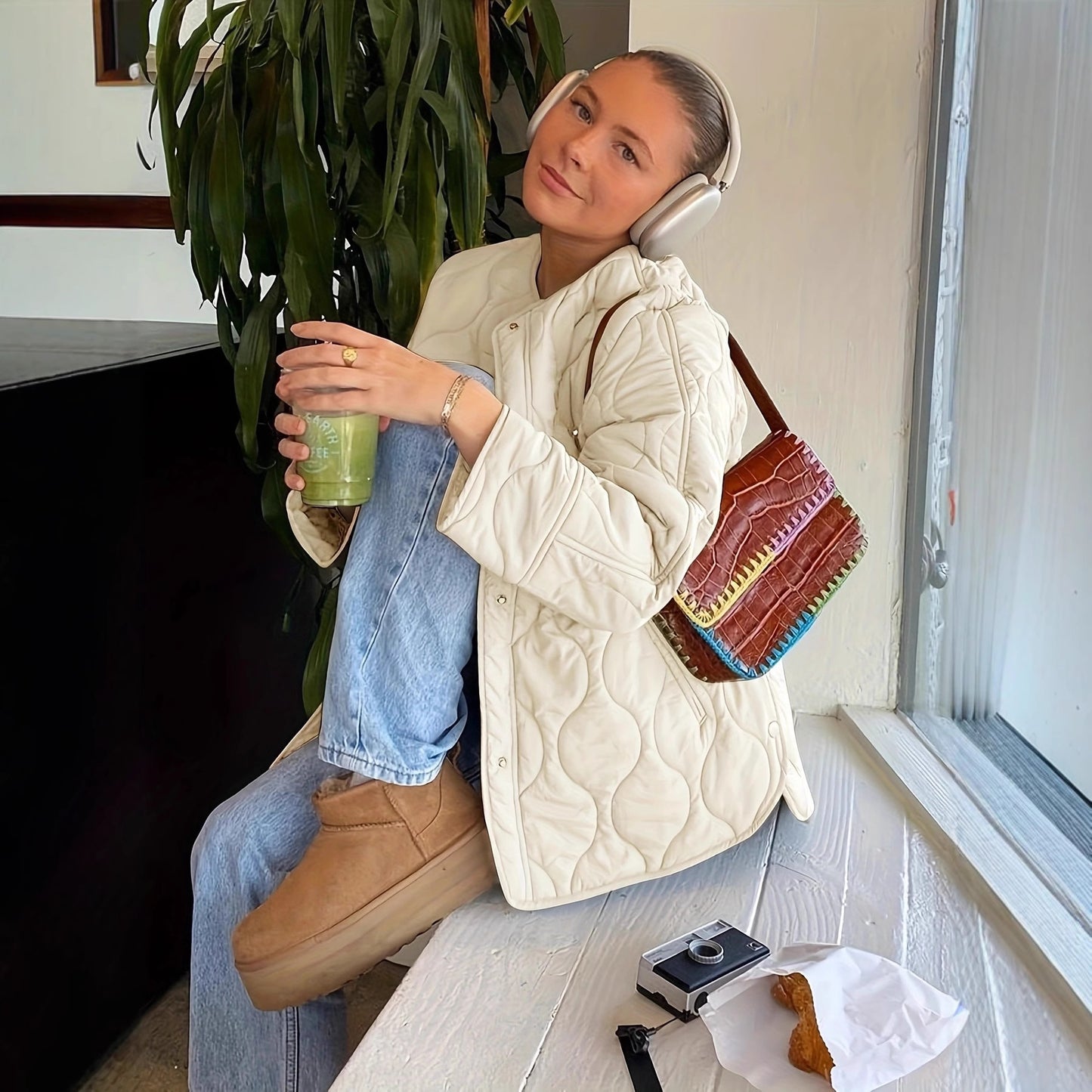 Dame doudoune avec grandes poches et col rond Chic und Stil