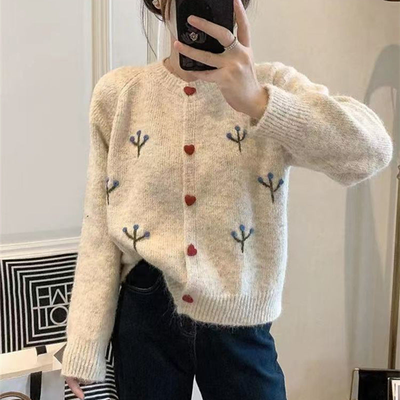 Dames pull-over en tricot douillet avec broderie de cœurs et de fleurs Chic und Stil