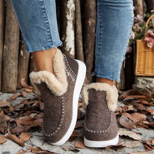 Bottes d'hiver confortables pour dames avec doublure en peluche et semelle robuste Chic und Stil