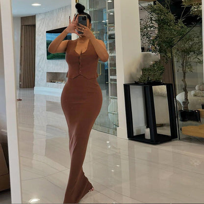 Robe maxi ajustée pour femmes avec détails de boutons et coupe étroite Chic und Stil