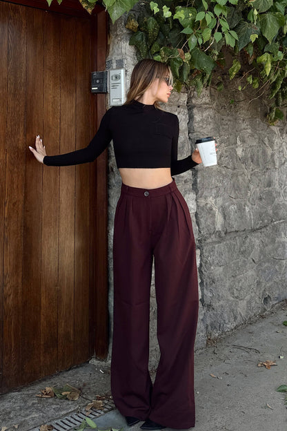 Dames élégant et à la mode ensemble de pantalons larges et de blouse cropped Chic und Stil