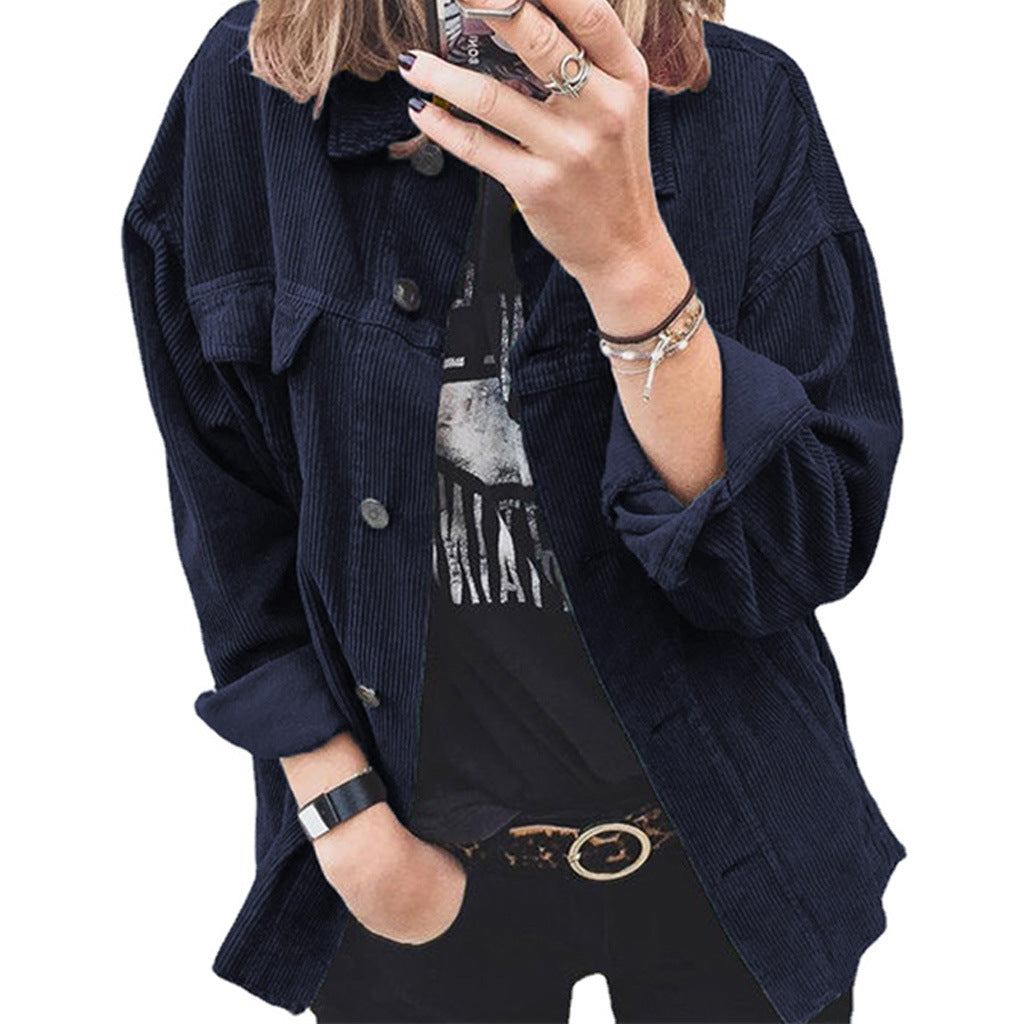 Veste en velours côtelé à la mode pour femmes avec des poches plaquées pratiques et une coupe décontractée Chic und Stil