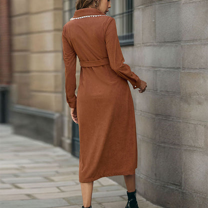 Robe chemise pour femme avec élégante patte de boutonnage et chic ceinture à la taille Chic und Stil