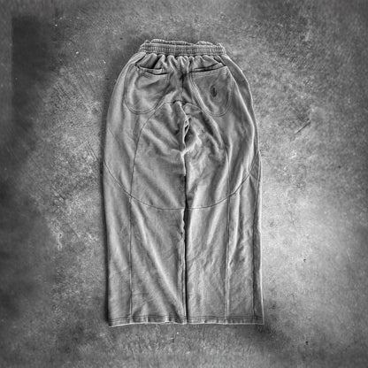 Pantalons en tissu décontractés pour femmes avec taille élastique et poches latérales volumineuses Chic & Stil