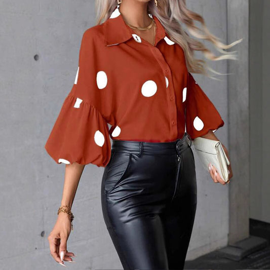Chemisier pour femmes avec un motif de points sur toute la surface et des manches volumineuses Chic und Stil