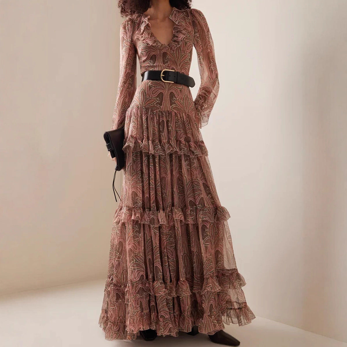 Robe maxi femme avec tissu orné de volants et décolleté en V élégant Chic und Stil