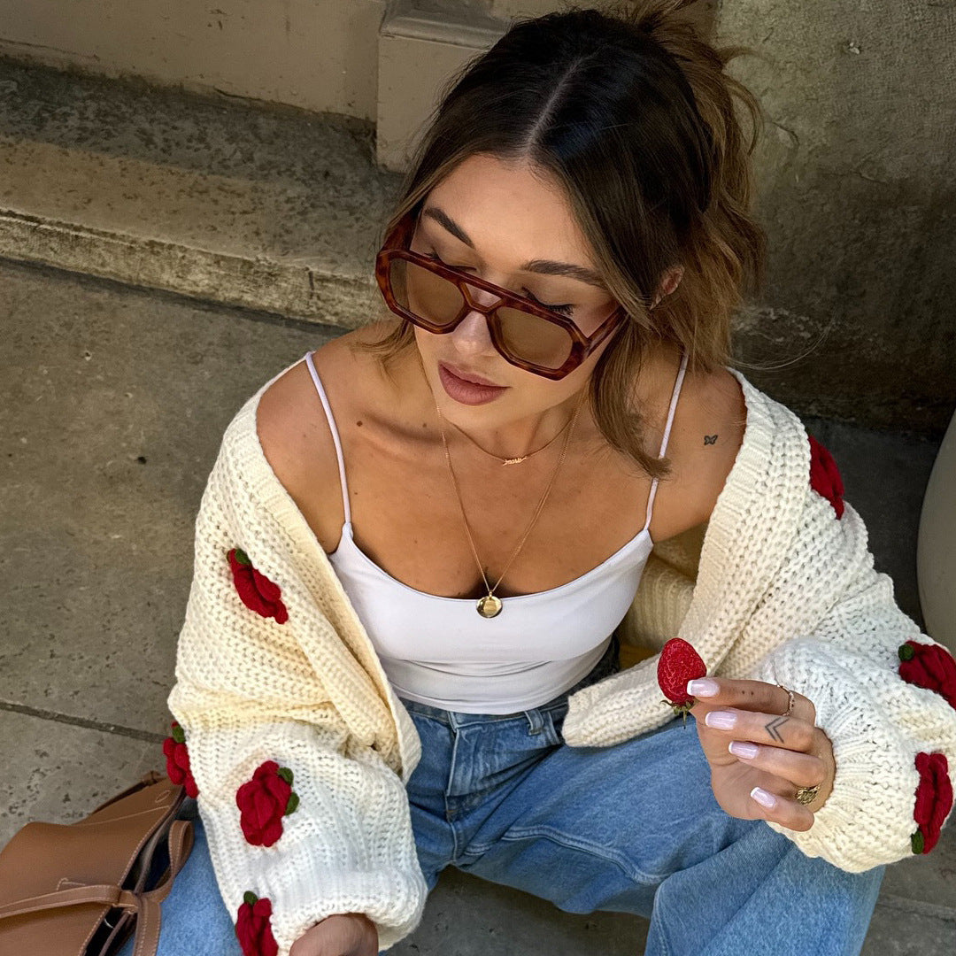 Dames Grand cardigan douillet avec fleurs au crochet Chic und Stil