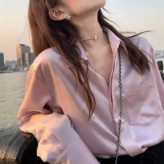 Blouse boutonnée en soie luxueuse pour femme Chic und Stil