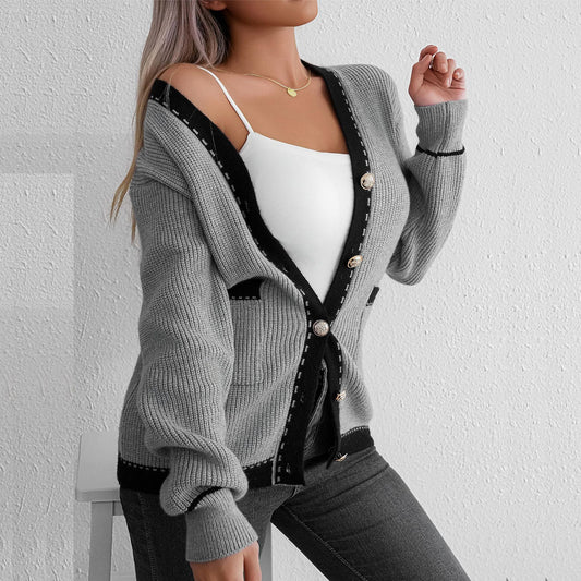 Cardigan en tricot pour femmes avec des détails de bouton en forme de goutte et un passepoil contrasté à la mode Chic und Stil