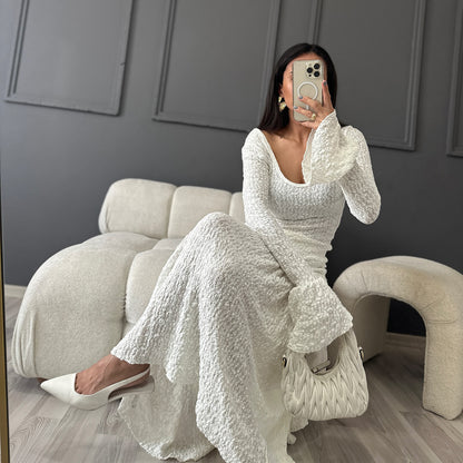 Robe maxi pour femmes avec un ourlet froncé raffiné et un design en tricot tendance Chic und Stil