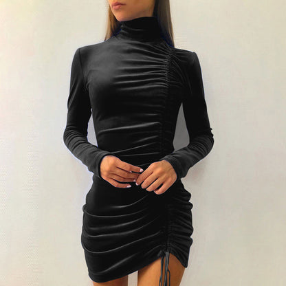 Robe mini élégante en velours pour femmes avec col haut et effet froncé raffiné Chic und Stil